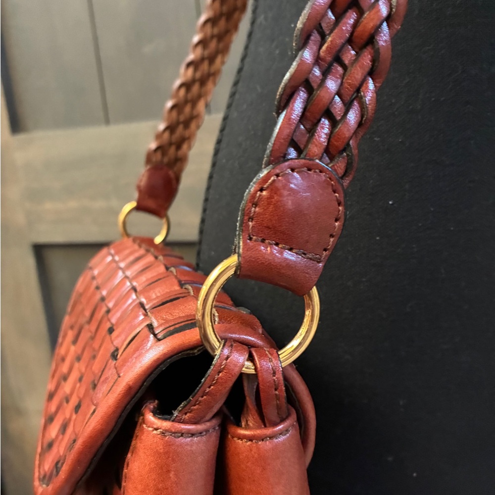 Vintage Woven Leather Shoulder Bag - Picture 9 of 11